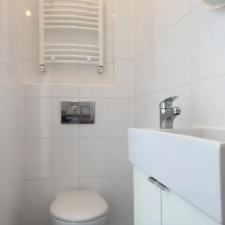 Centrum Fredry Ii Apartment *